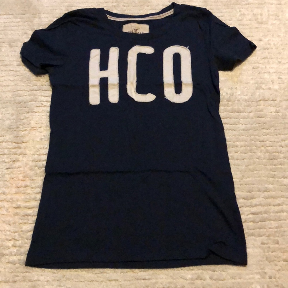 Hollister tee